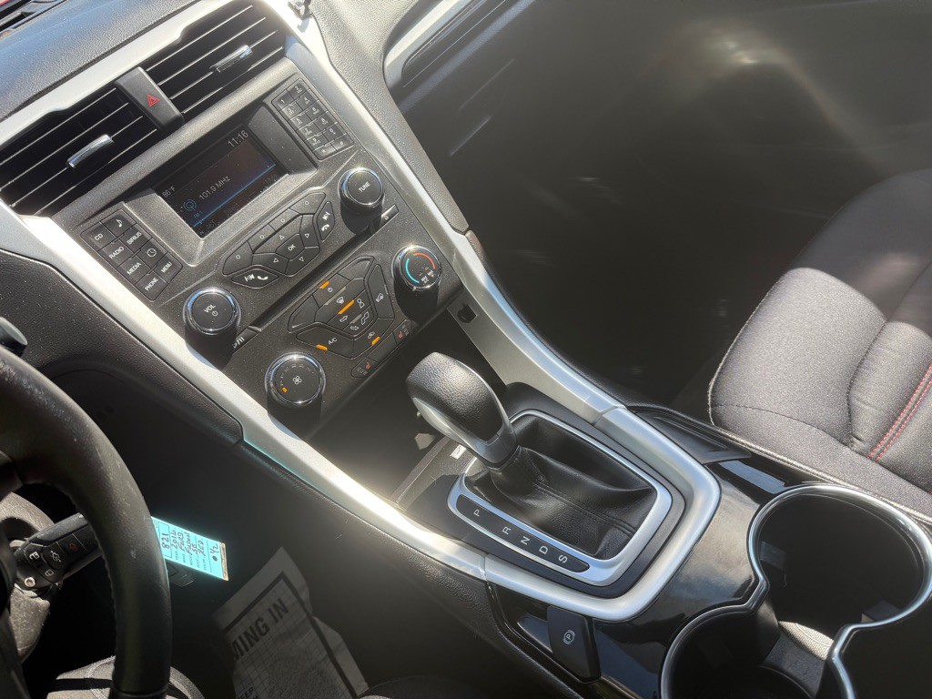 2016 Ford Fusion Image 13
