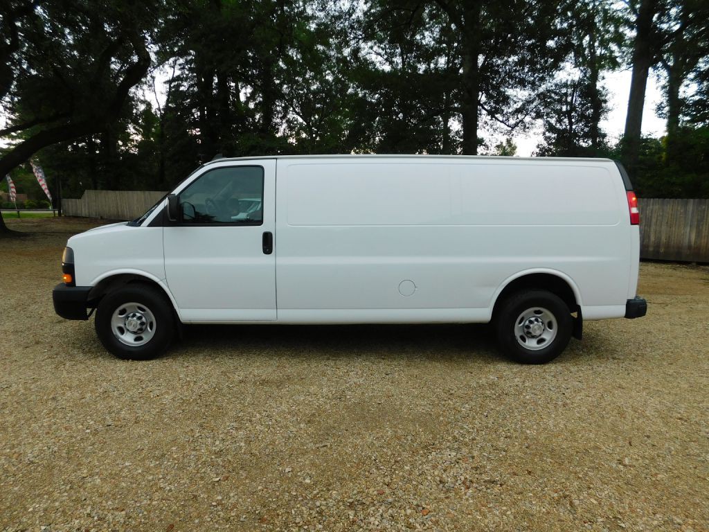 2019 Chevrolet Express Image 2