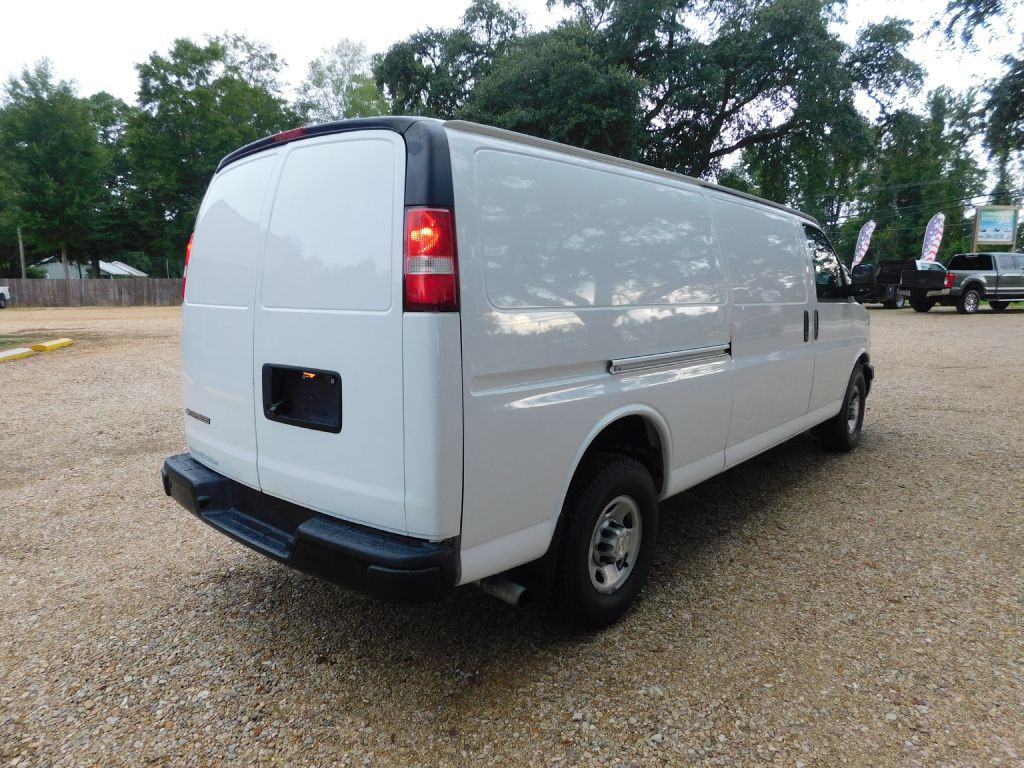 2019 Chevrolet Express Image 5