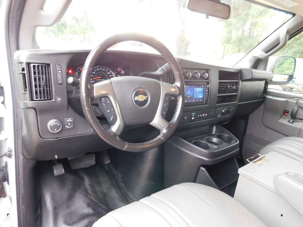 2019 Chevrolet Express Image 9