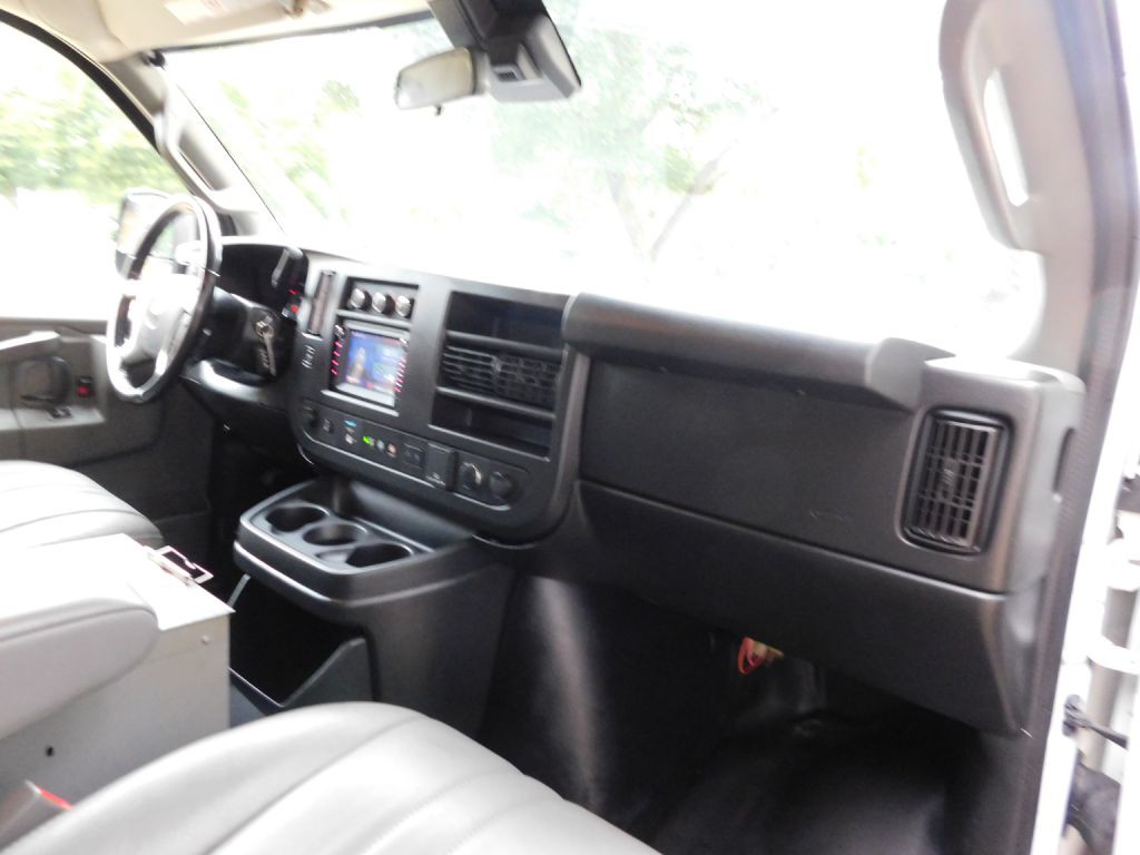 2019 Chevrolet Express Image 12