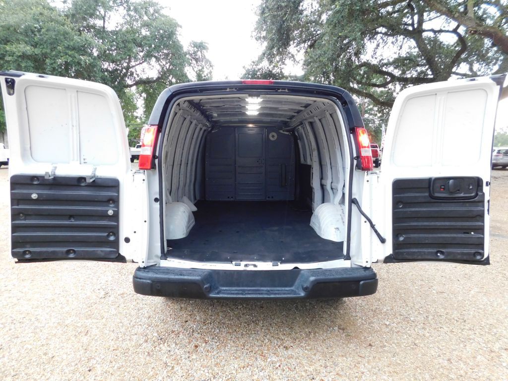 2019 Chevrolet Express Image 16