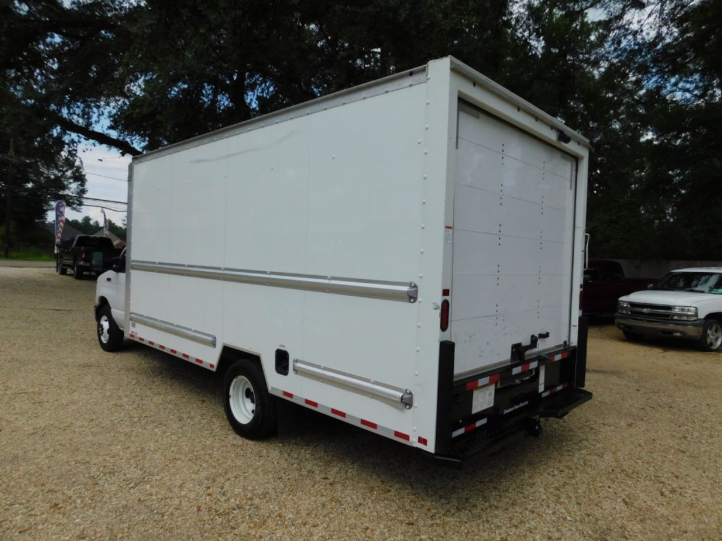 2022 Ford Econoline Image 3