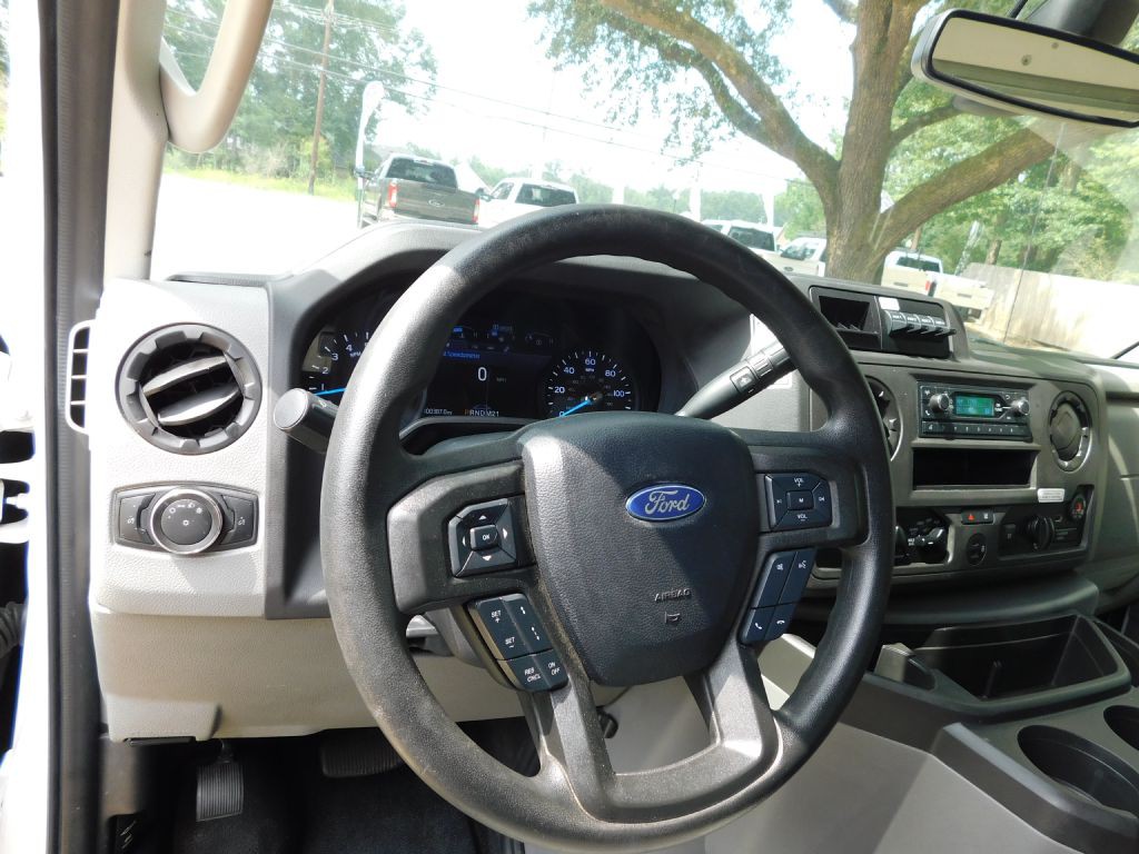2022 Ford Econoline Image 9