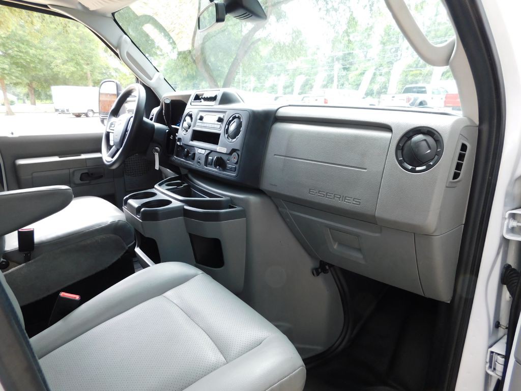 2022 Ford Econoline Image 12