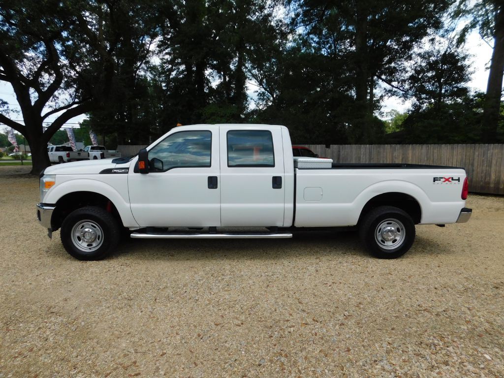 2011 Ford F-250 Image 2