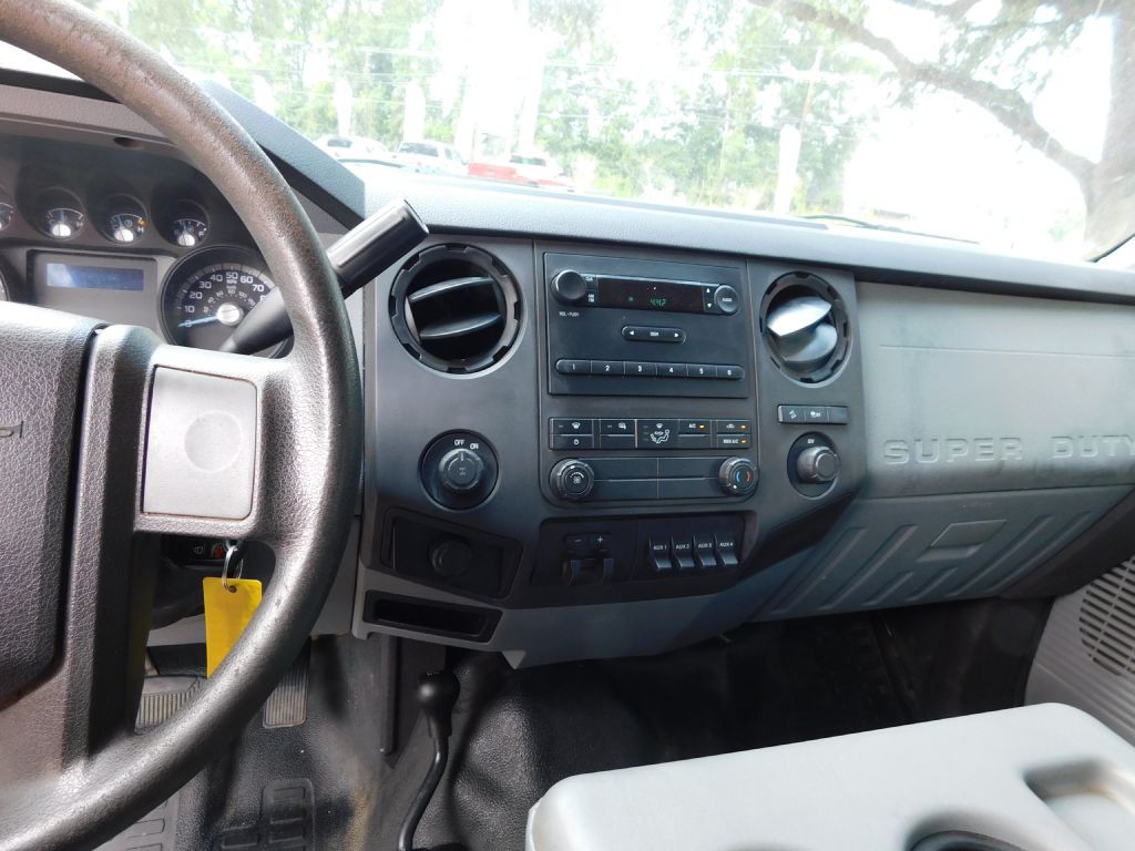2011 Ford F-250 Image 9