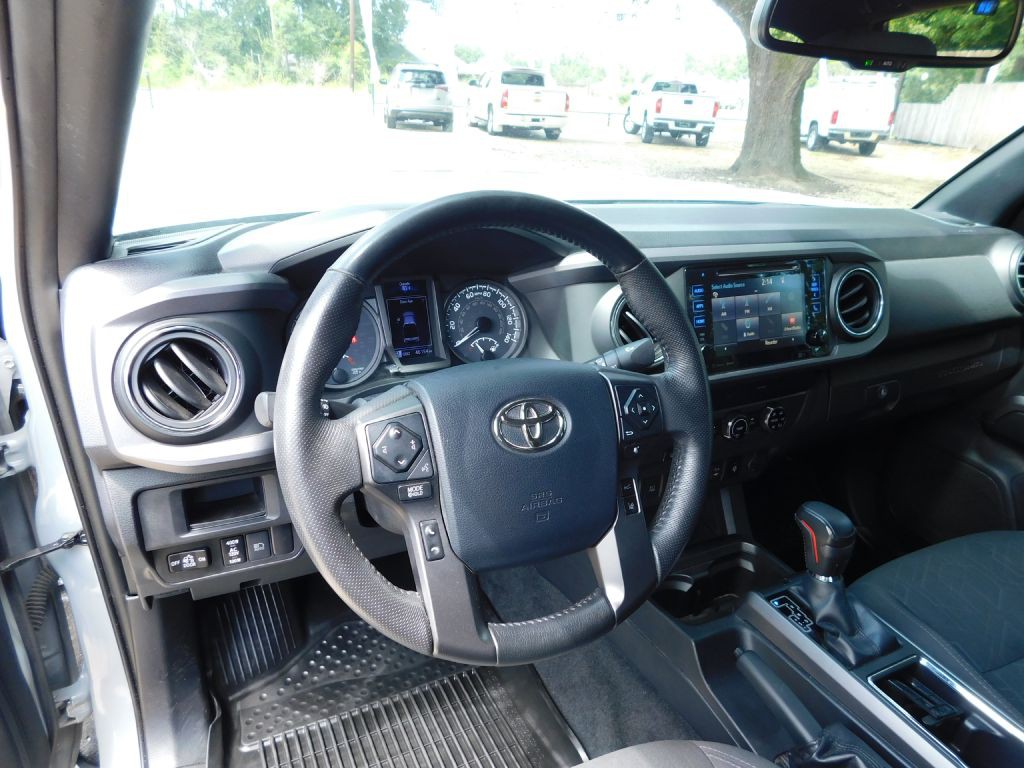 2018 Toyota Tacoma Image 10