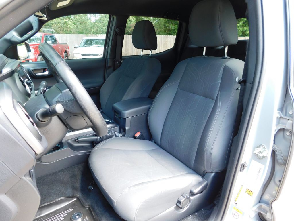 2018 Toyota Tacoma Image 13