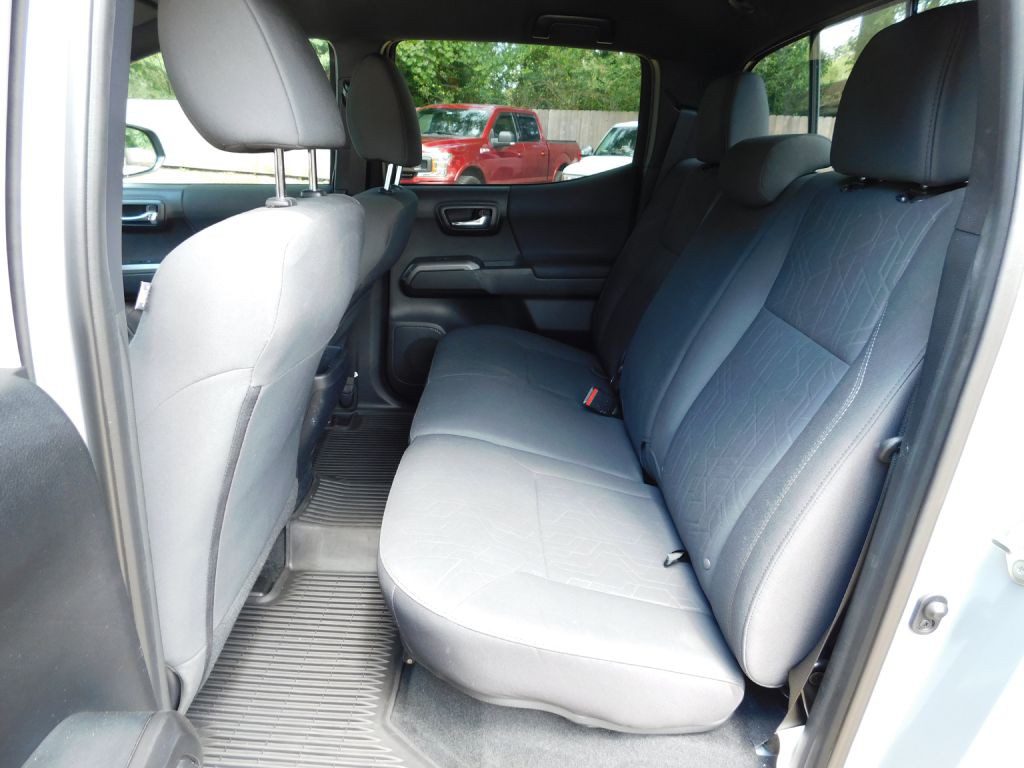 2018 Toyota Tacoma Image 14