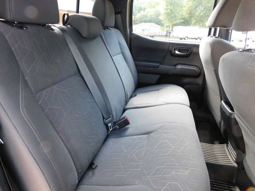 2018 Toyota Tacoma Image 16