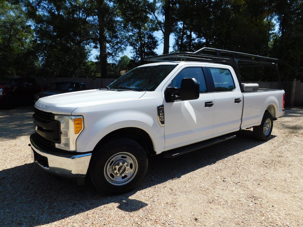2017 Ford F-250 Image 1