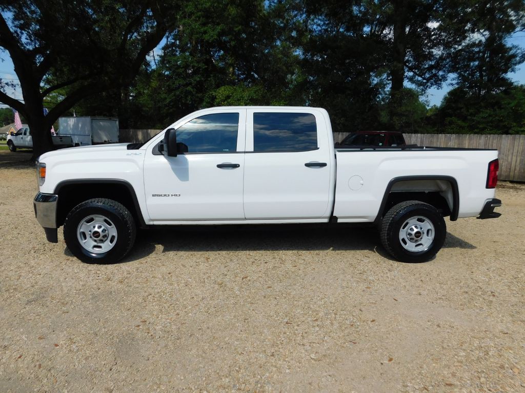 2018 GMC Sierra Image 2