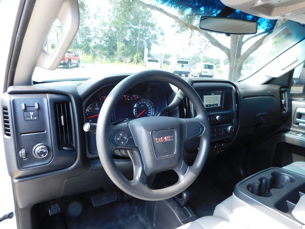 2018 GMC Sierra Image 9