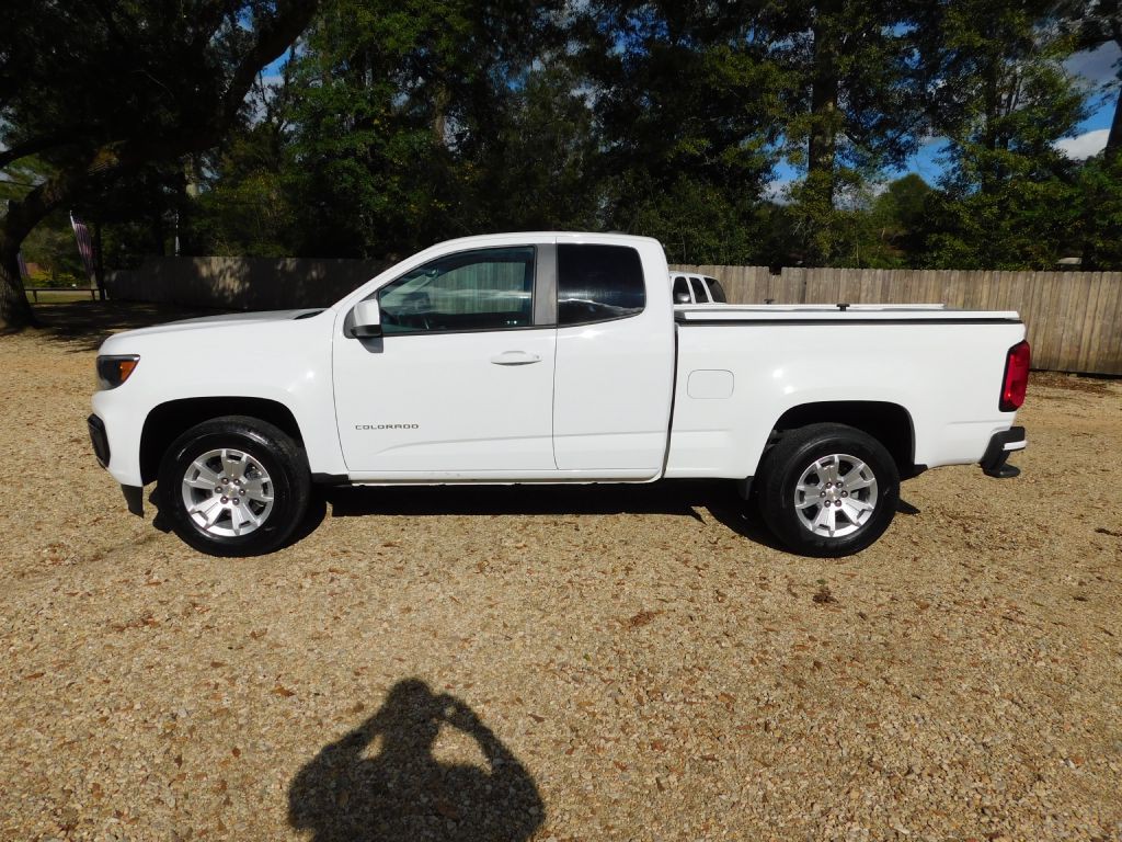 2022 Chevrolet Colorado Image 2