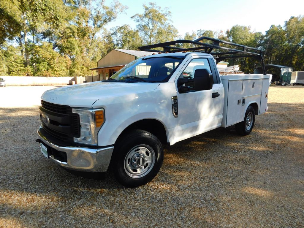 2017 Ford F-250 Image 1