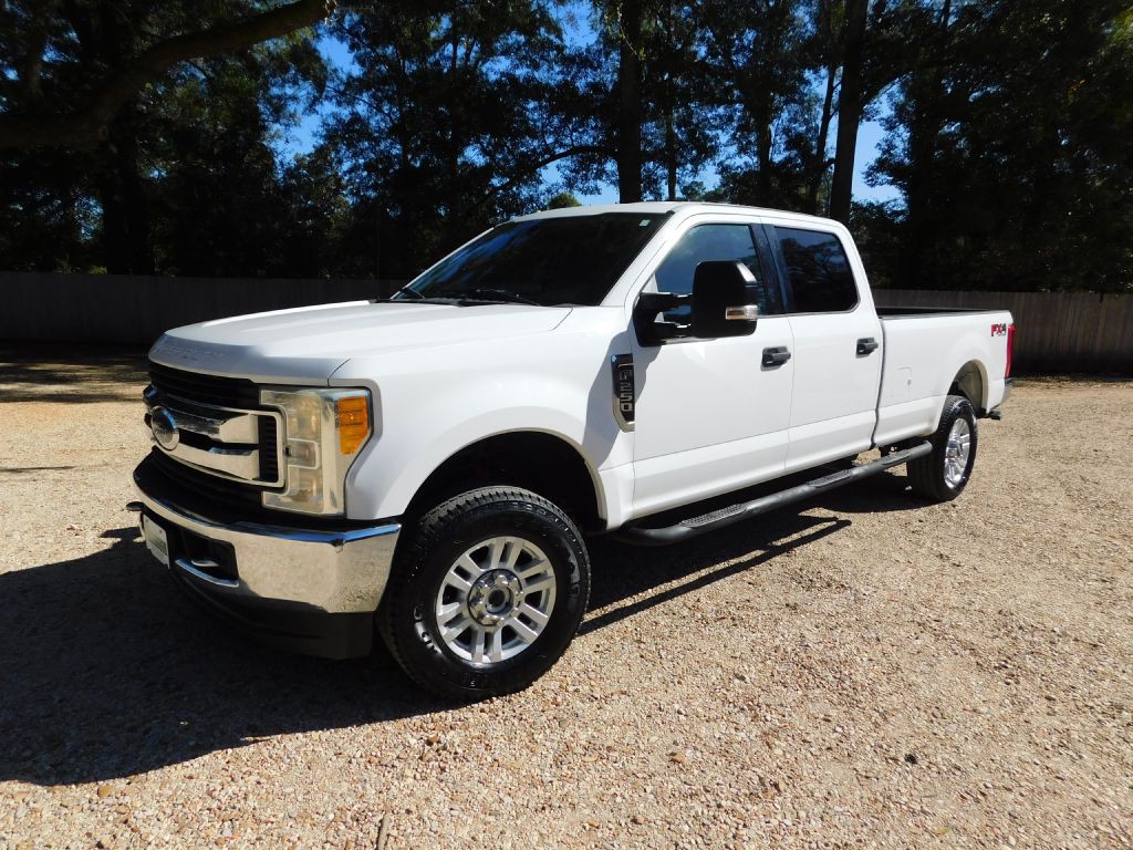 2017 Ford F-250 Image 2