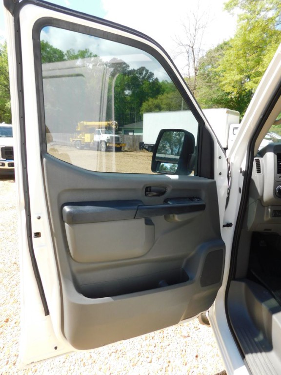 2018 Nissan NV Image 9