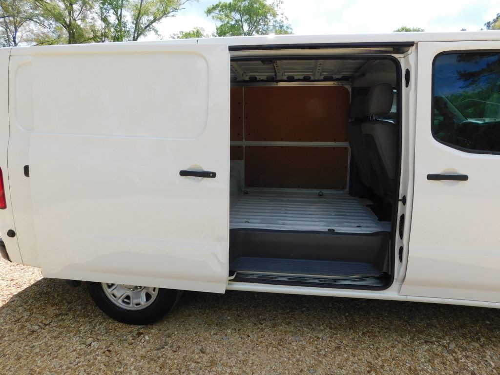 2018 Nissan NV Image 14