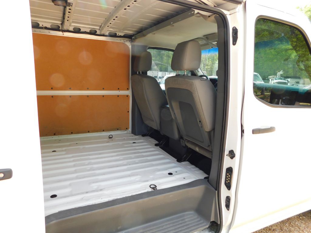 2018 Nissan NV Image 15