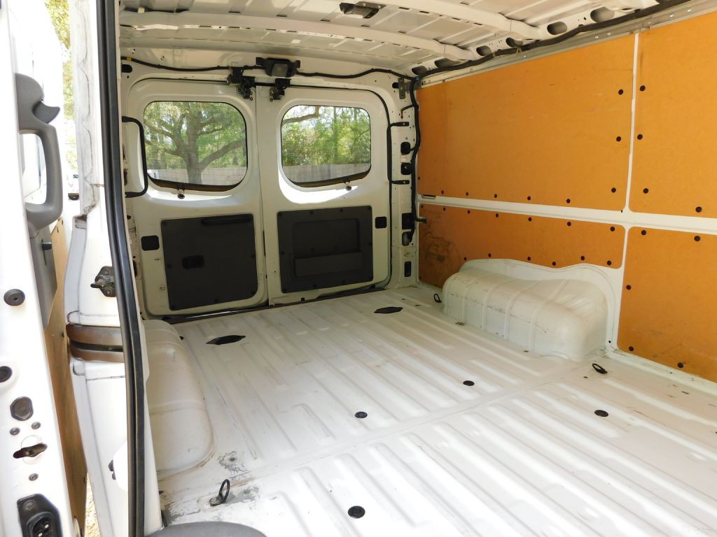 2018 Nissan NV Image 16