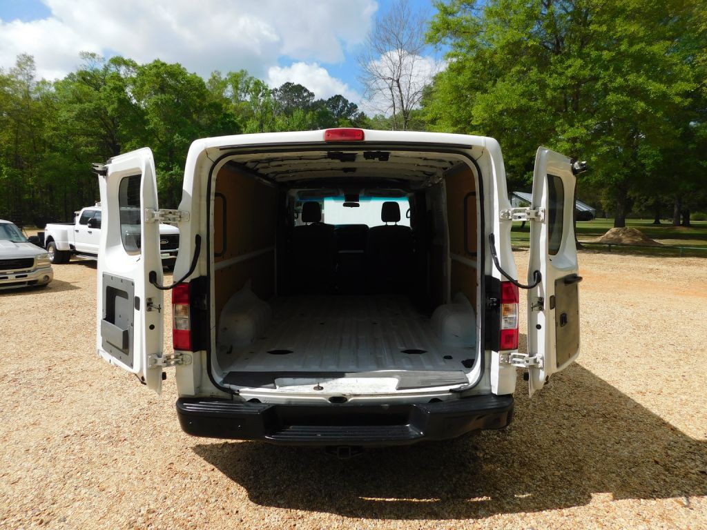 2018 Nissan NV Image 17