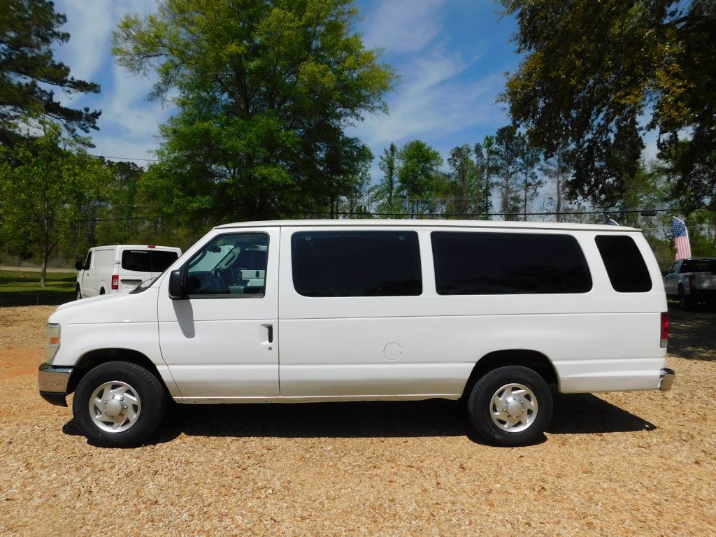 2013 Ford Econoline Image 2