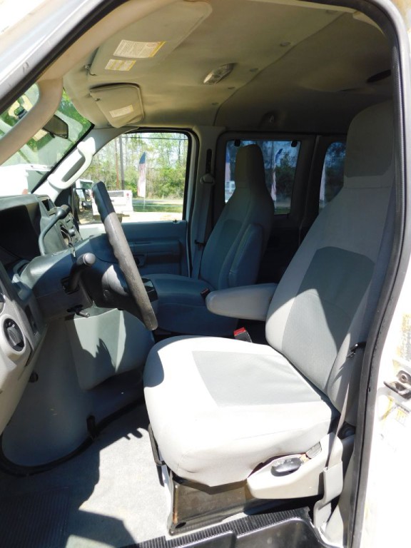 2013 Ford Econoline Image 10