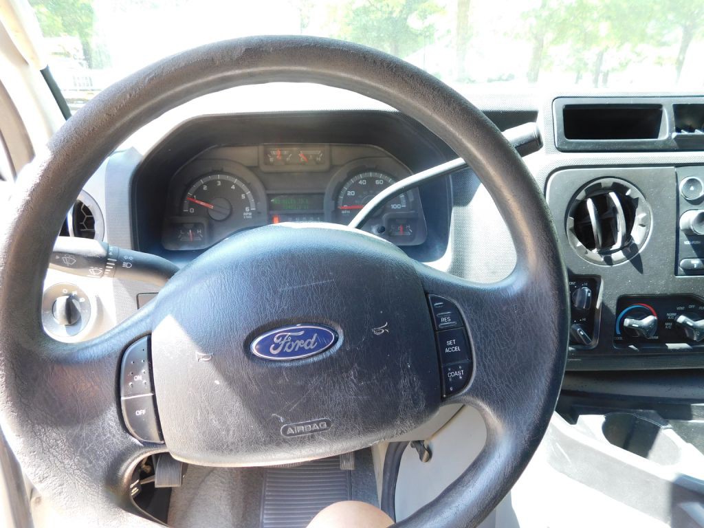 2013 Ford Econoline Image 11