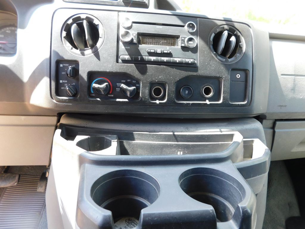 2013 Ford Econoline Image 13