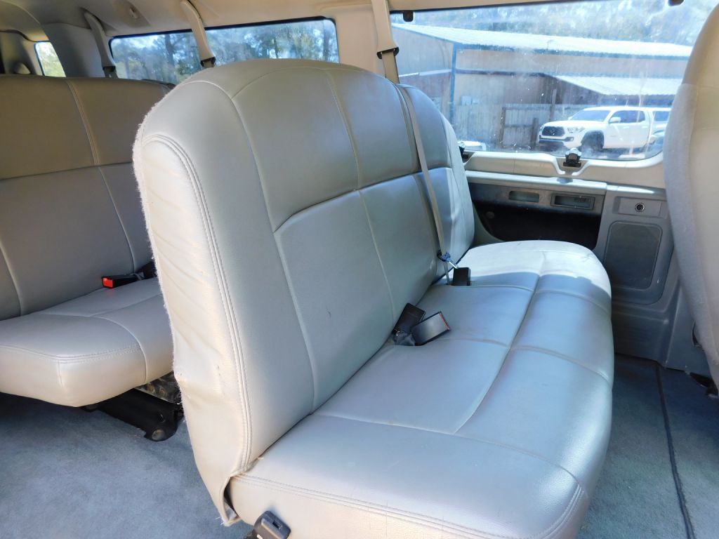 2013 Ford Econoline Image 17