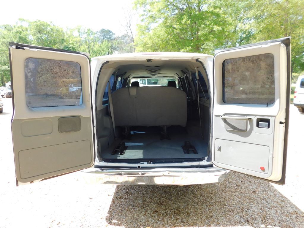 2013 Ford Econoline Image 19