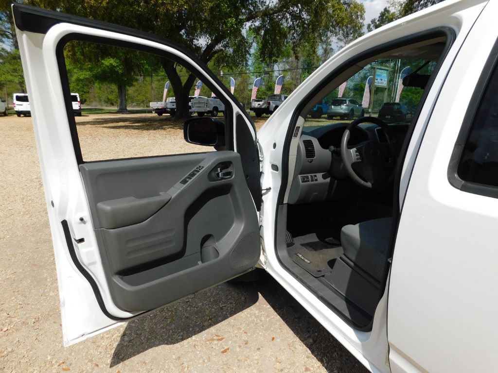 2019 Nissan Frontier Image 15