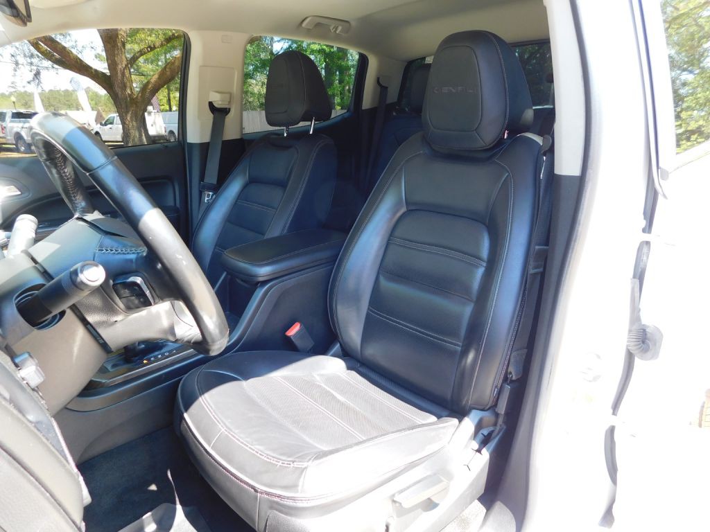 2018 GMC Canyon Image 12