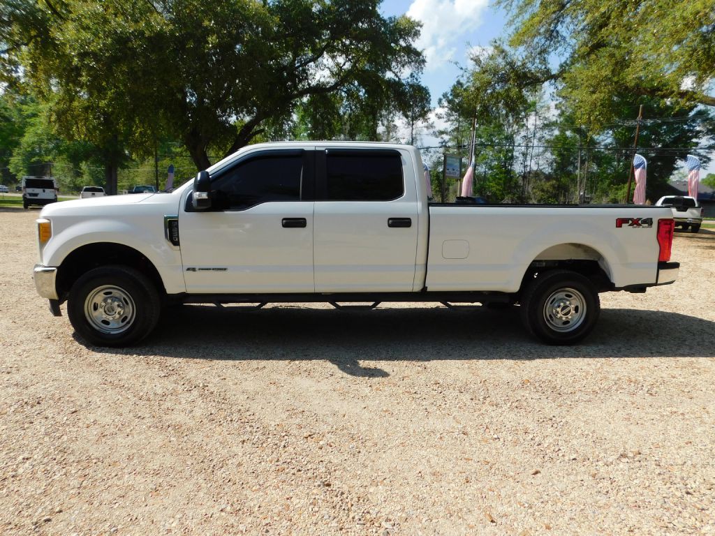2017 Ford F-250 Image 2