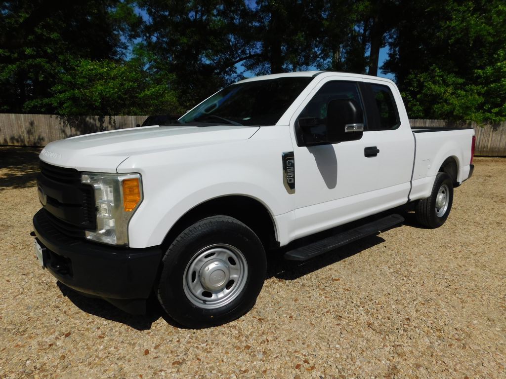 2017 Ford F-250 Image 1