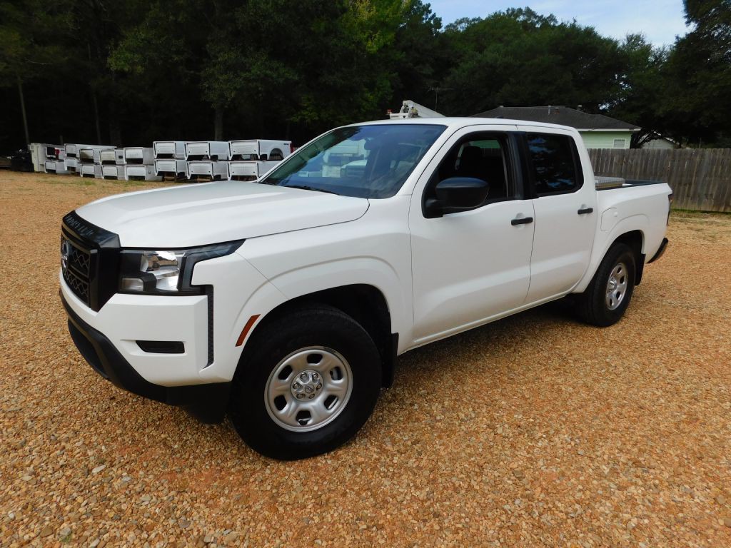 2022 Nissan Frontier Image 2