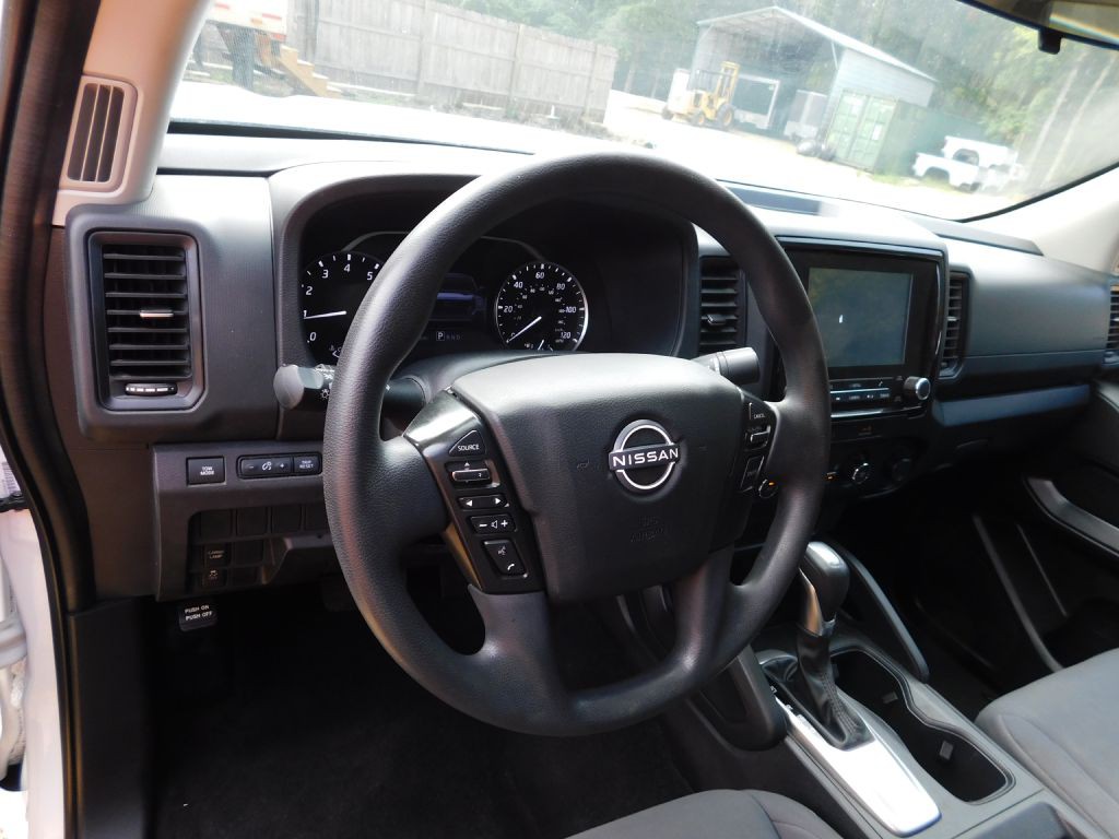 2022 Nissan Frontier Image 20