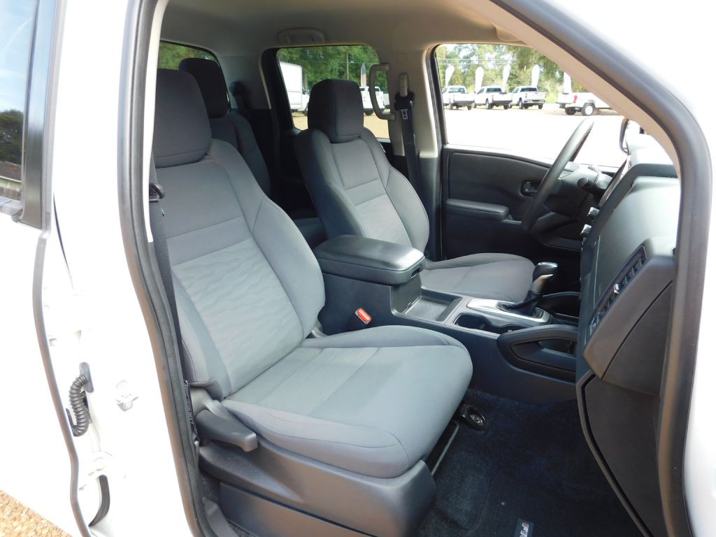 2022 Nissan Frontier Image 26