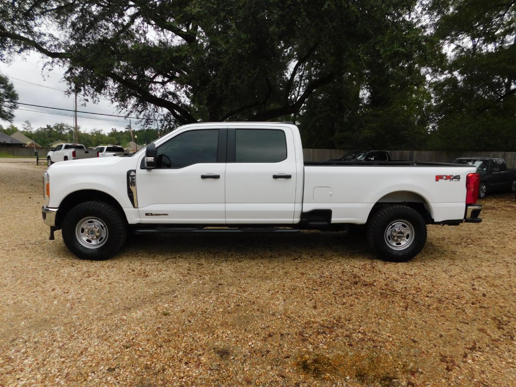 2023 Ford F-250 Image 2