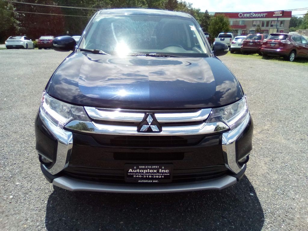 2018 Mitsubishi Outlander Image 1
