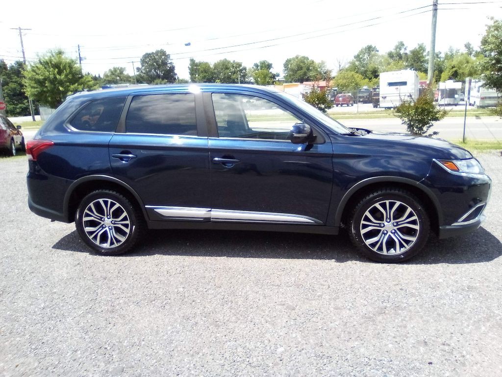 2018 Mitsubishi Outlander Image 3