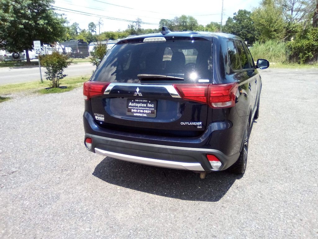 2018 Mitsubishi Outlander Image 6