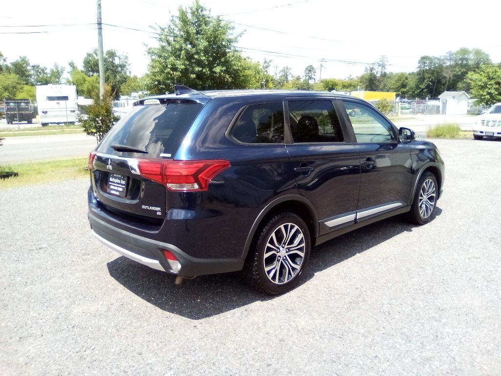 2018 Mitsubishi Outlander Image 7