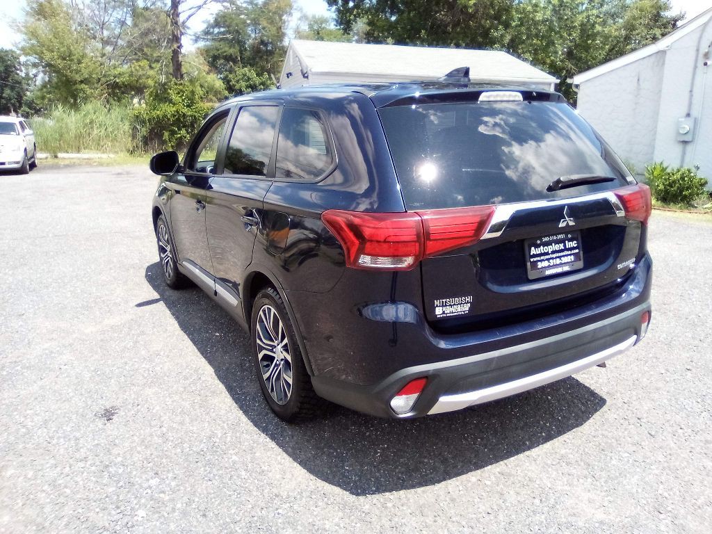 2018 Mitsubishi Outlander Image 10