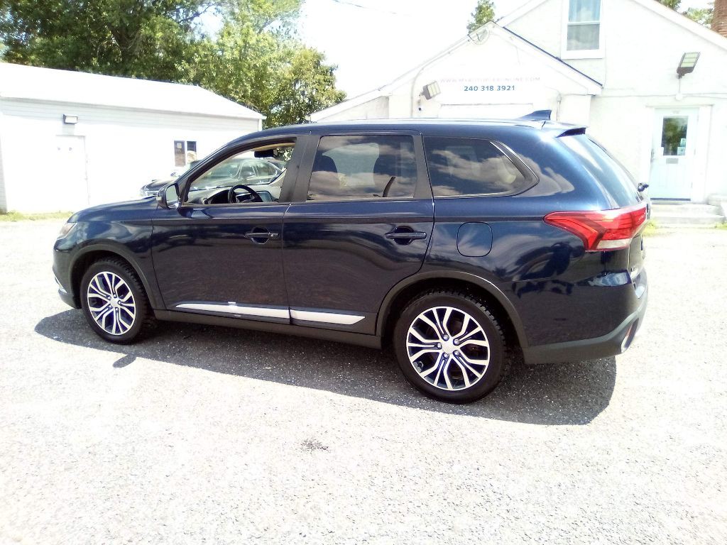 2018 Mitsubishi Outlander Image 11