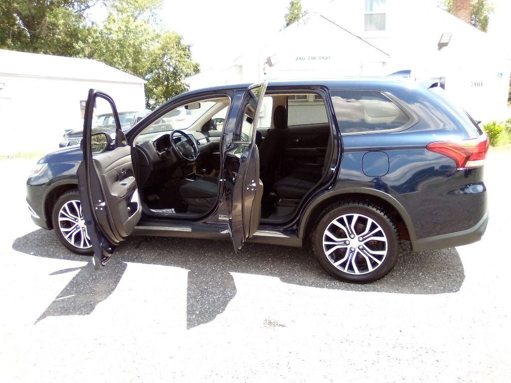 2018 Mitsubishi Outlander Image 14
