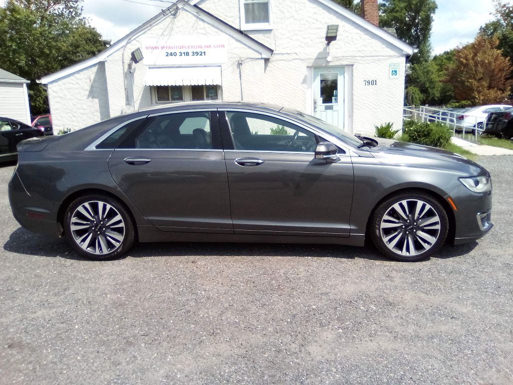 2017 Lincoln MKZ Image 2