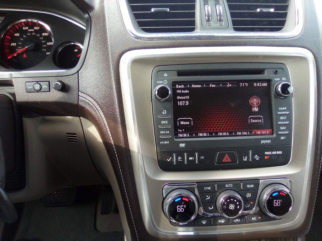 2015 GMC Acadia Image 17