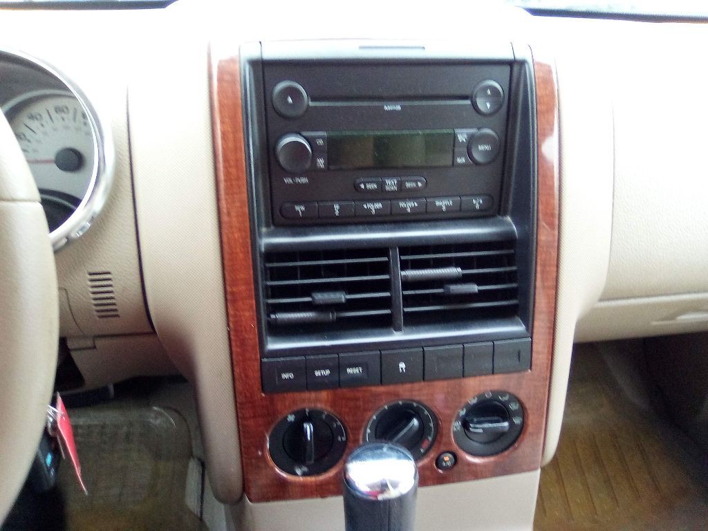 2007 Ford Explorer Image 30